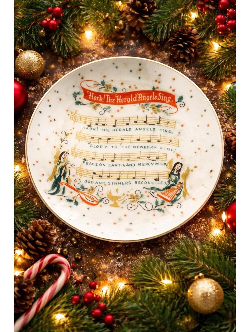 Crowning Touch 1950s Hark The Herald Angels Sing Christmas Carol Plate, 7.25”
